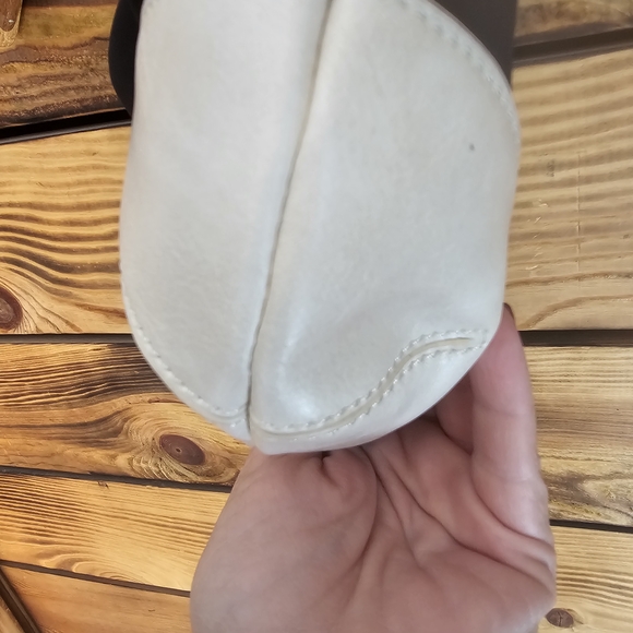 Brandy Melville Black and Cream Mini Bag - Picture 6 of 9